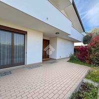 BIFAMILIARE A DUE CARRARE