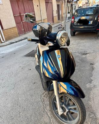 Beverly Tourer 125cc anno 2009