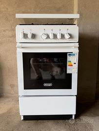 Cucina con forno Delonghi