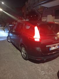 Auto Scenic 7 posti