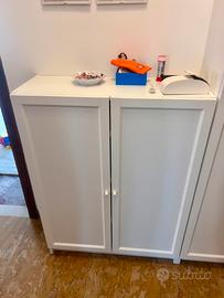 libreria con ante bianca ikea