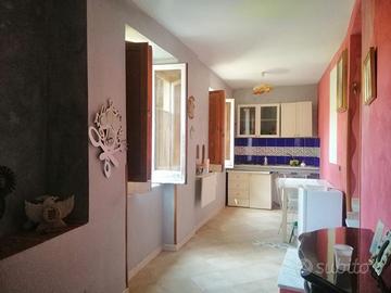 Appartamento semi indipendente con cantina