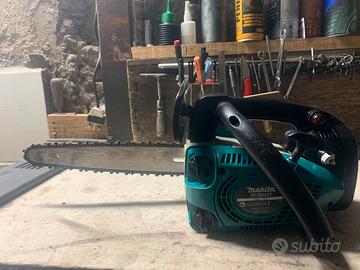 Motosega makita DCS232T da potatura