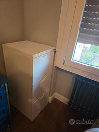 Schedario in metallo