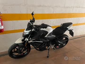 CFMoto 450 Nk