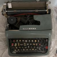 Olivetti Studio 44 Vintage Typewriter