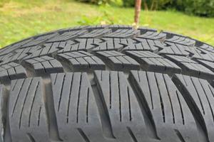 4 gomme 225/45 R18