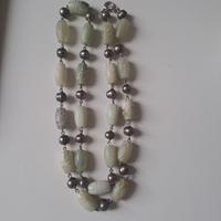 Collana d'argento con pietre dure 