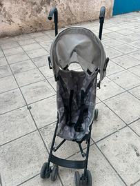 Passeggino leggero con chiusura a ombrello