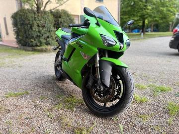 Kawasaki ninja zx6r racing smembro