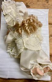 Bambola in porcellana