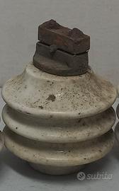 ISOLATORE ELETTRICO IN PORCELLANA 