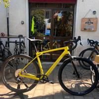 Lapierre in Carbonio con la forcella ammortizzata