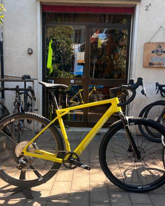 Lapierre in Carbonio con la forcella ammortizzata