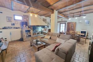 Rustico / Casale di 170 m² con 5 locali a Montespe