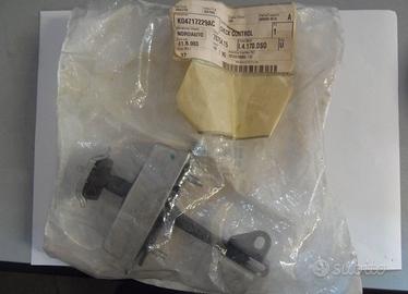 04717229AC fermo porta Chrysler Voyager