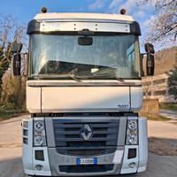 RENAULT MAGNUM 520