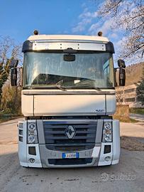 RENAULT MAGNUM 520
