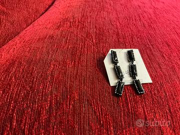 Orecchini neri con strass