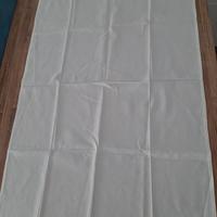 Centrotavola con bordo all'uncinetto