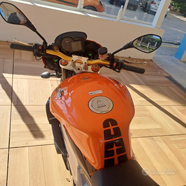 Aprilia Tuono 1000 rr