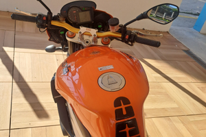 Aprilia Tuono 1000 rr