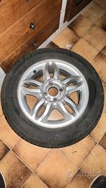 Cerchio in lega 15 pollici Renault Clio