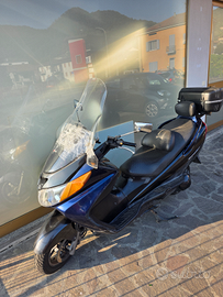 Zuzuki Burgman 400cc