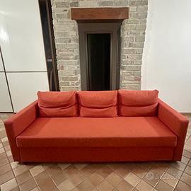 Divano arancione
