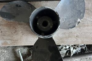 Attrezzature nautiche serbatoio ancore