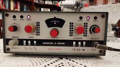 Generatore di Funzioni - Nuova Elettronica