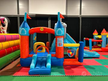 GONFIABILE CASTELLO  MULTIGIOCO CON DOPPIO SCIVOLO