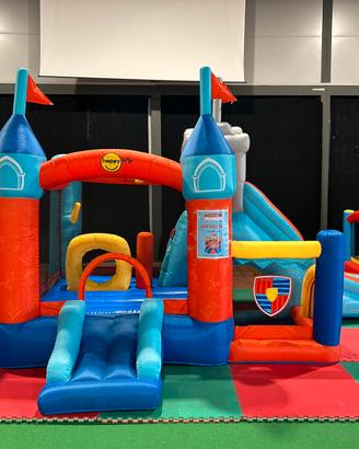 GONFIABILE CASTELLO  MULTIGIOCO CON DOPPIO SCIVOLO