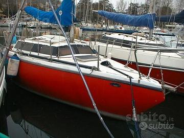 Barca a vela Cartefour 681