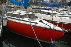 Barca a vela Cartefour 681