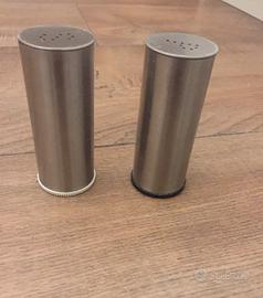 Saliera e pepiera in acciaio di ikea