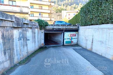 Garage e deposito adiacente in Via Tiberio