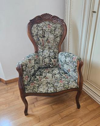 Poltrona in stile antico
