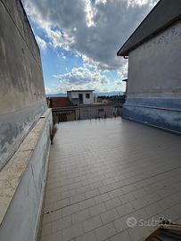 Appartamento con terrazzo e accesso indipendente