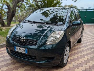 Toyota Yaris 5 porte 1.0 Benzina
