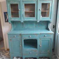 credenza con alzata a tre ante