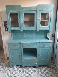 credenza con alzata a tre ante