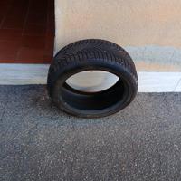 2 gomme auto  225/45/ R 17  94 v