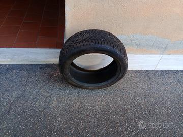 2 gomme auto  225/45/ R 17  94 v