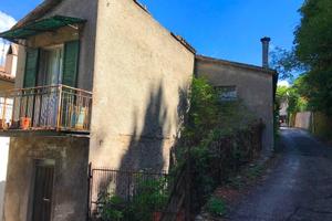 Casa indipendente di 90 m² con 5 locali a Foligno