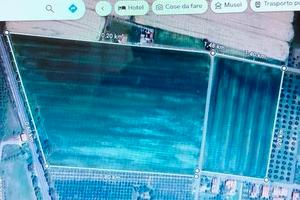 11 ha di terreno fronte paese