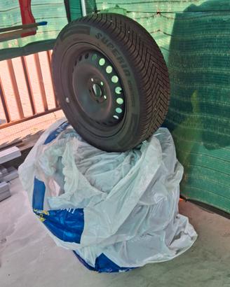 4 GOMME CON CERCHIONI  215/55R16 97W XL