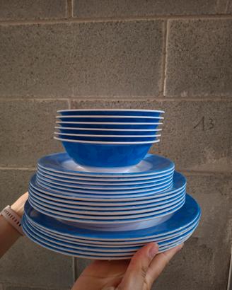 Set stoviglie di plastica per campeggio