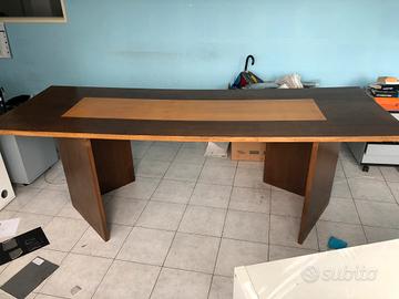 Tavolo in legno massello