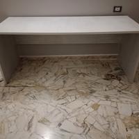 scrivania e cassettiera 